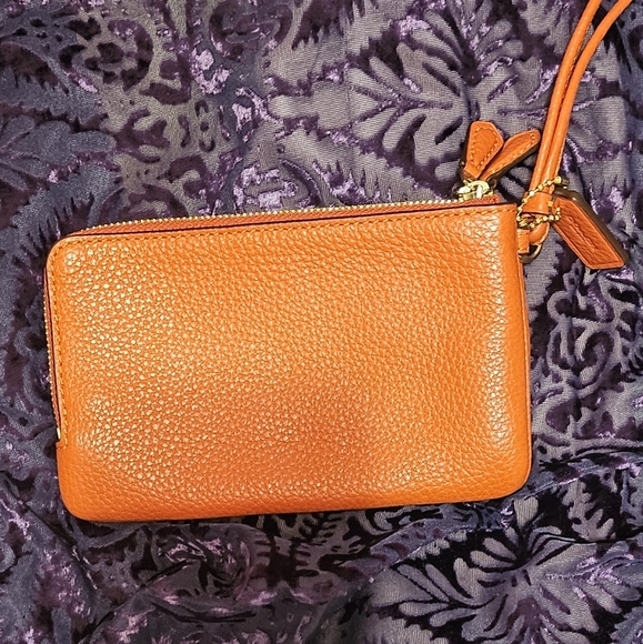 Coach wristlet - Picture 3 of 5